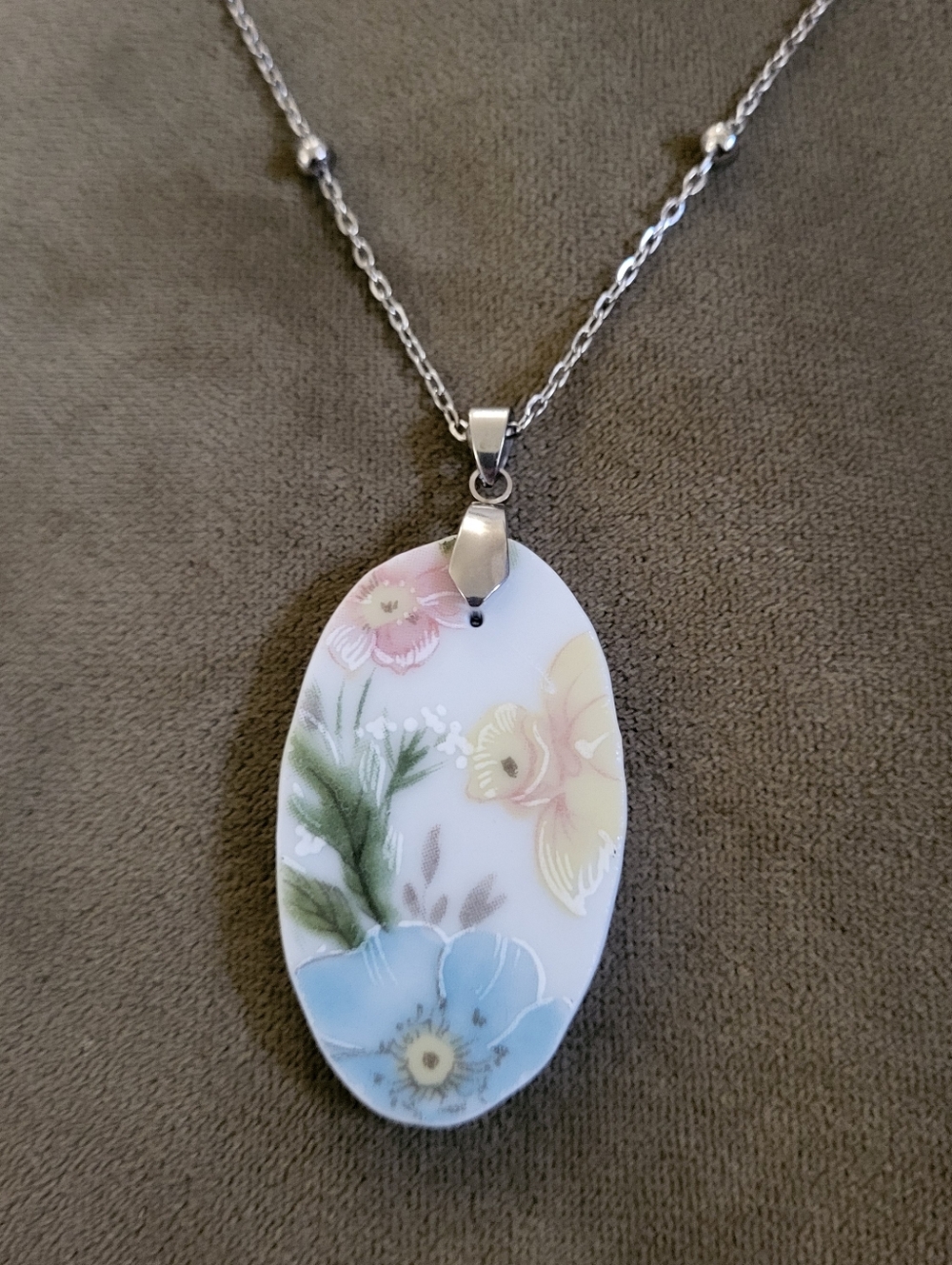 Vintage Premier Home Beautiful "Berkshire" Broken Plate Pendant Made 1960s-1990s